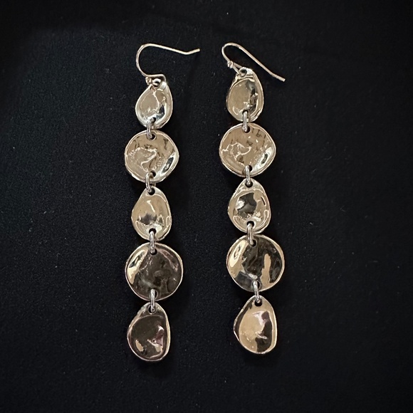 GOLD TONE DROP DANGLE EARRINGS - Picture 1 of 4